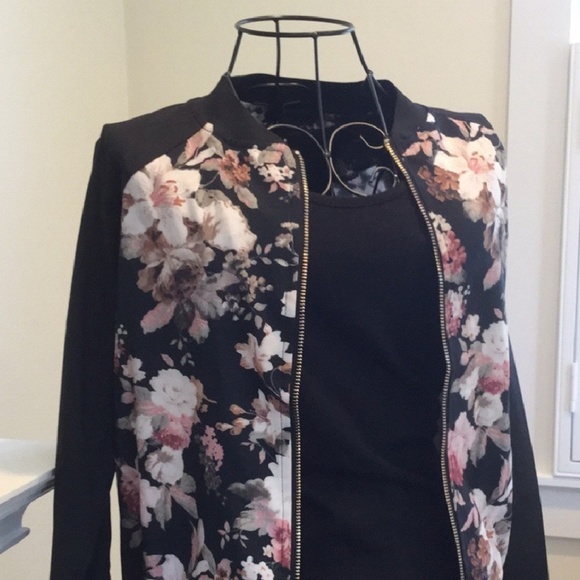 Nice light jacket - Picture 1 of 2